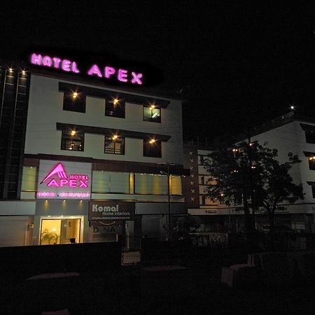 Hotel Apex Сурат Екстериор снимка