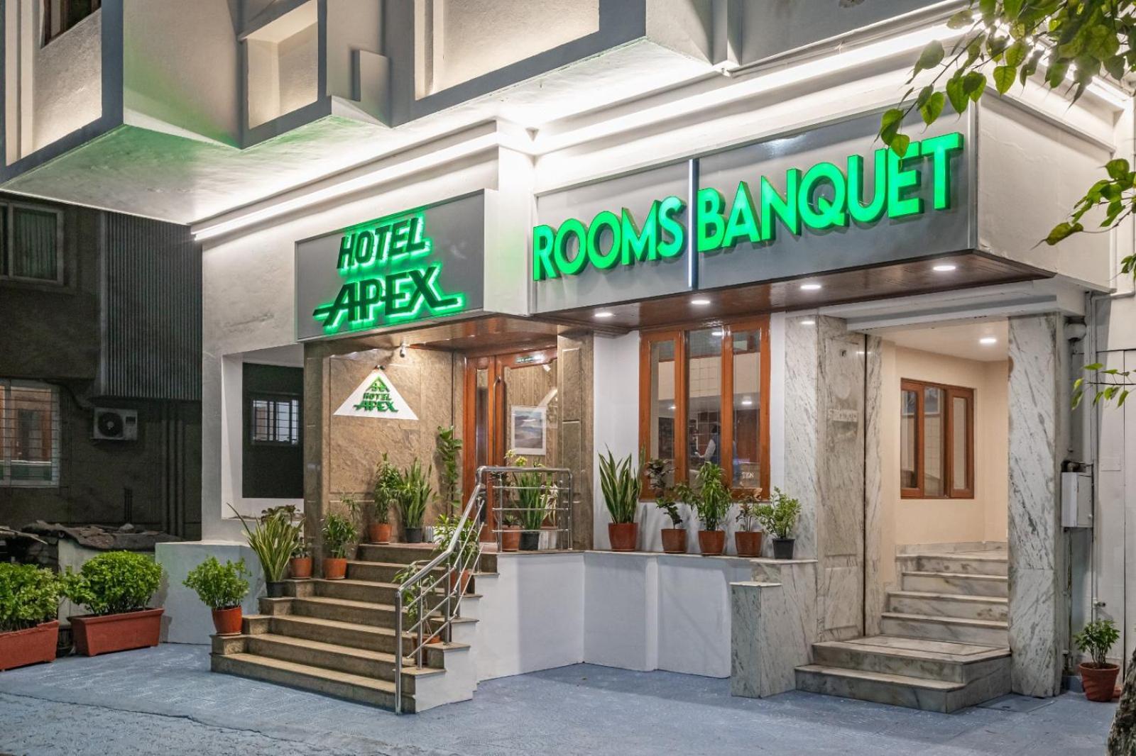 Hotel Apex Сурат Екстериор снимка