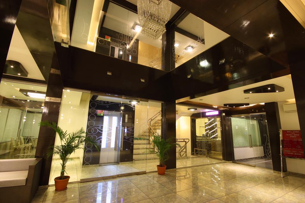 Hotel Apex Сурат Екстериор снимка